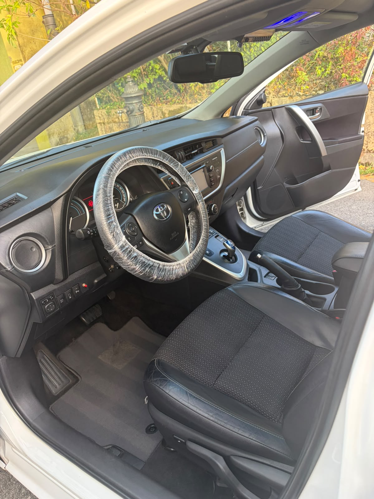 Interior Toyota detallado después